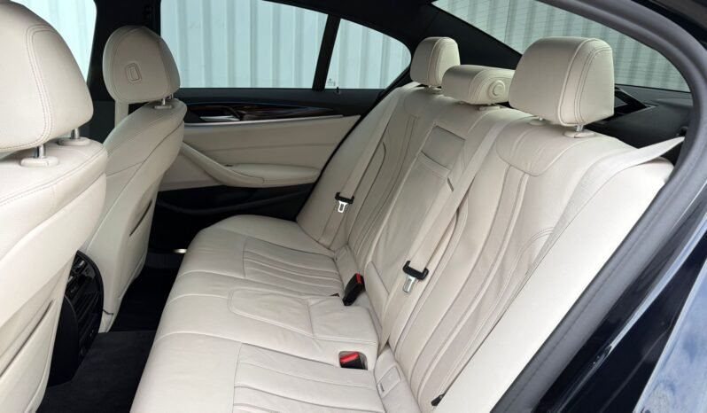 
2022 BMW G30 530e M Sport Auto full									