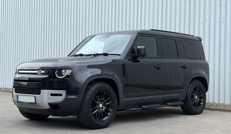 
212 Land Rover Defender 110 D300 SE 3 Seat Com full									