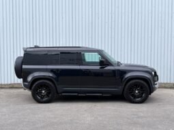 212 Land Rover Defender 110 D300 SE 3 Seat Com full