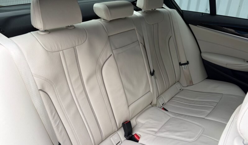 
2022 BMW G30 530e M Sport Auto full									